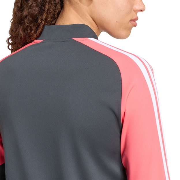 Black Ferns Womens Training Quarter Zip Top 26/27 Carbon - Model Shoulder Close-up