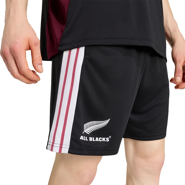 All Blacks Mens Gym Shorts 26/27 All Black - Model Close-up View