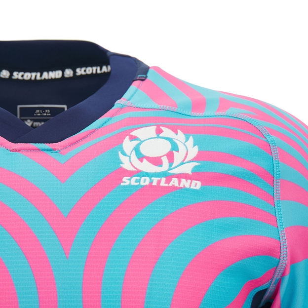 Scotland Kids Training Rugby Shirt 26/27 Neon Pink and Blue - SRU Thistle Close-up
