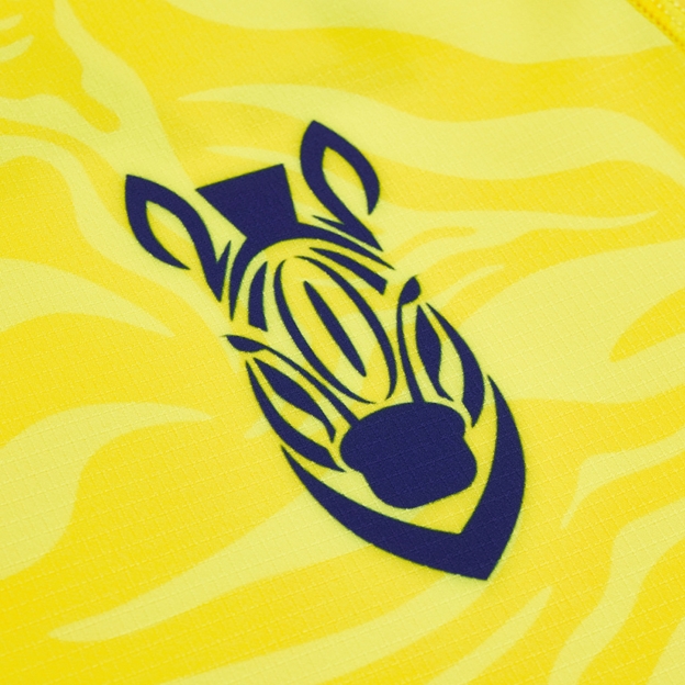 Zebre Mens Bodyfit Away Rugby Shirt 26/27 Yellow - Logo Close-up