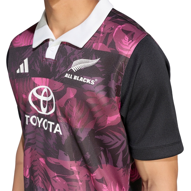All Blacks Mens 'Greatest Rivalry' Training Rugby Shirt 26/27 Maroon - Model Front Close-up View