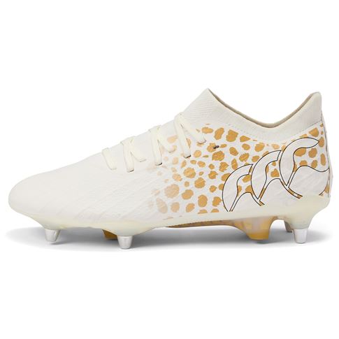 Ellie Kildunne rugby boots outstep