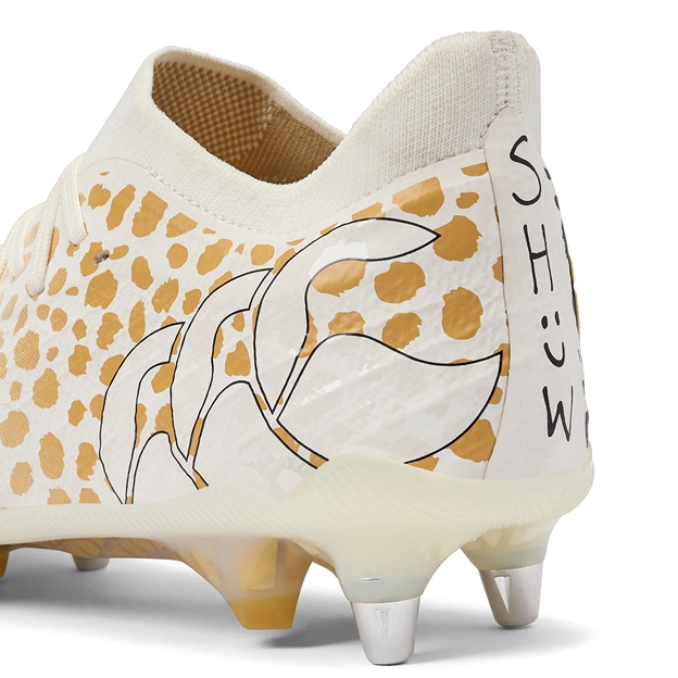 Ellie Kildunne rugby boots heal