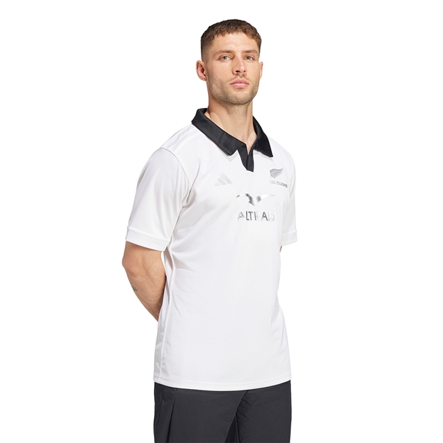 all-blacks-mens-away-jersey-white-2024-model-side.jpg