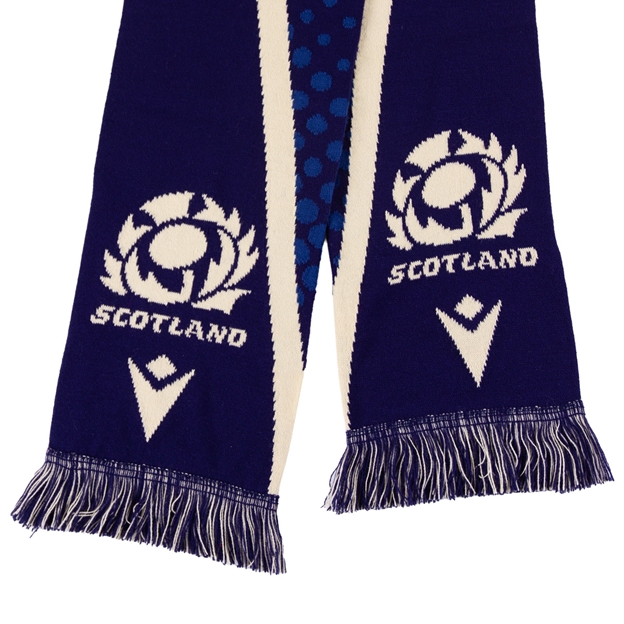 Scotland Scarf 26/27 Navy and Sand - Details Close-up