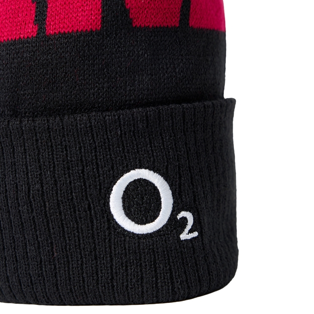 England Adults Bobble Beanie 26/27 Castore Black - O2 Logo Close-up