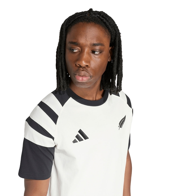 All Blacks Mens Leisurewear T-Shirt 26/27 Off White - Model Close-up View