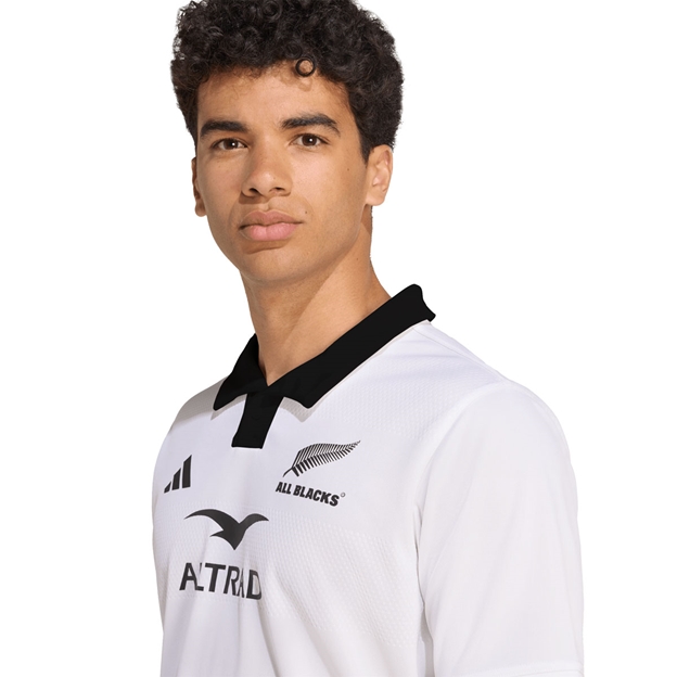 All Blacks Mens Away Rugby Shirt 25/26 White - Model Close-up